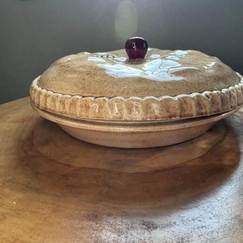 Vintage Cherry Pie Covered Keeper - Picture 4 of 10